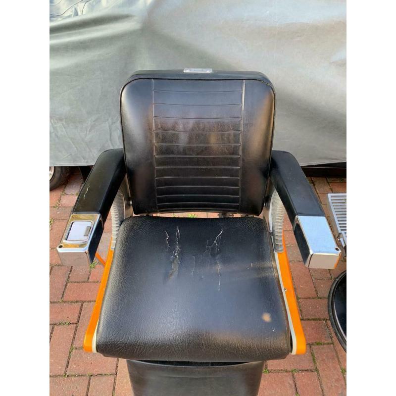 2 x Takara Belmont Apollo Mayfair Salon Barbers Hairdressing Optician Tattoo Chair