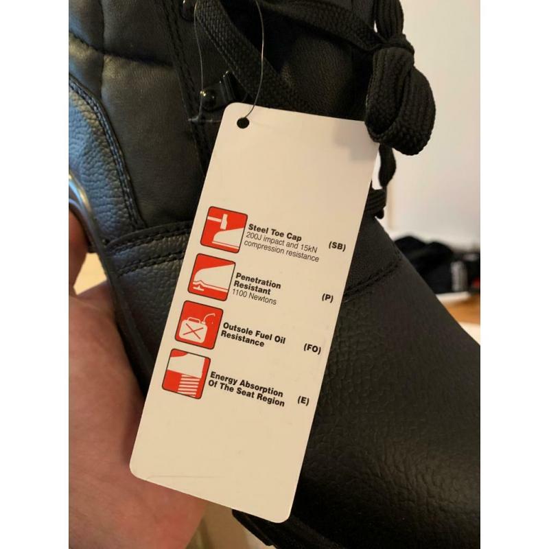 Steel toe capped chukka safety boot - size 10 (U.K.)