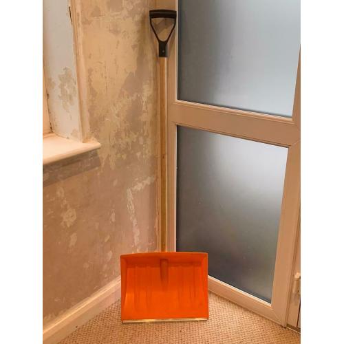 Snow Shovels x 20 - Bulk Buy - Ideal For Market Trader