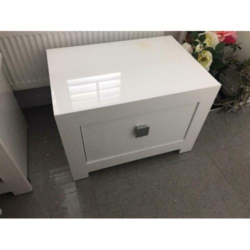 MODERN BEDSIDE CABINETS