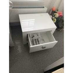 MODERN BEDSIDE CABINETS