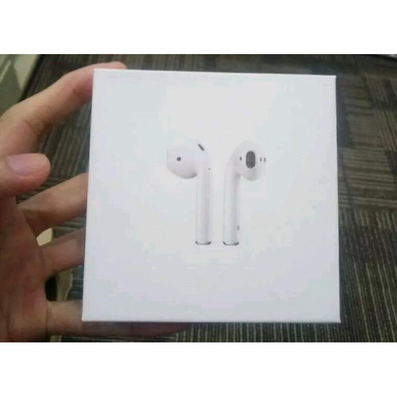 White Wireless - InEar headphones with USB Ca