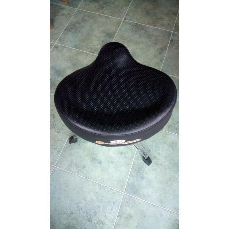 Pearl 'Roadster' saddle-style drum throne