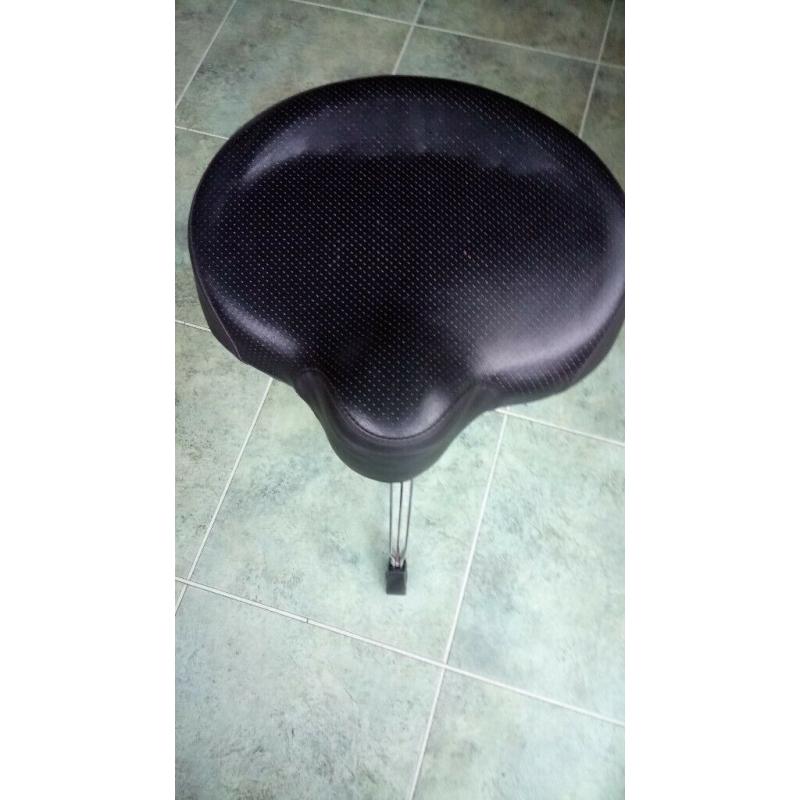 Pearl 'Roadster' saddle-style drum throne