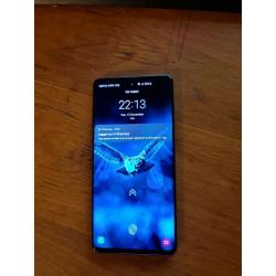 Samsung S10 Plus black unlocked and in good conditions. !