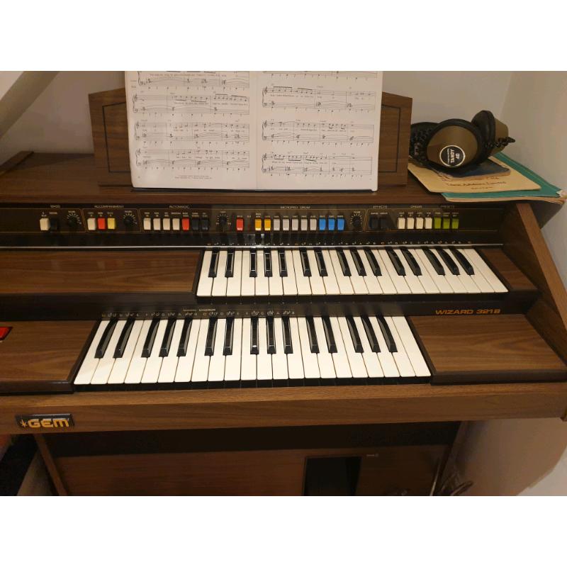 Organ - Gem Wizard 321B - FREE