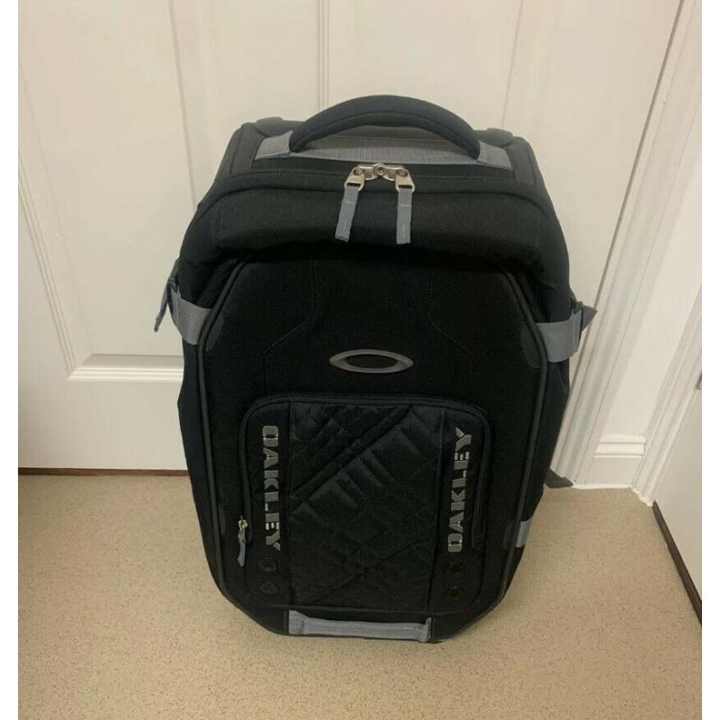 Authentc Oakley Cabin Bag