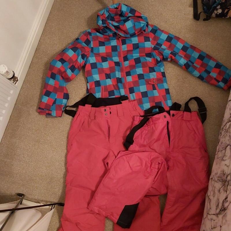 Ski jacket and 2 sallopettes