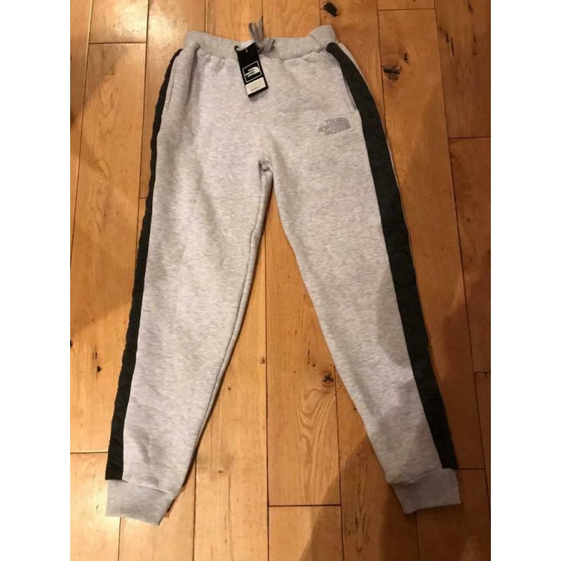 Bnwt boys north face tracksuit size 176 12/13