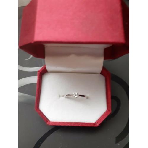 Platinum diamond engagement ring