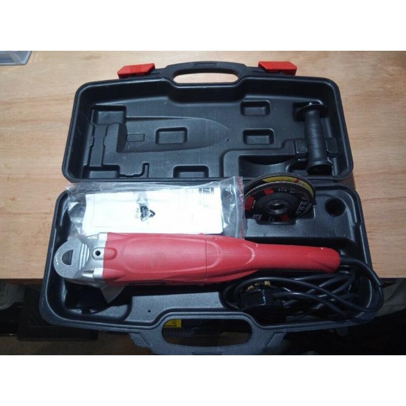 Powerbase Xtreme 1010 watt 115mm grinder with case.