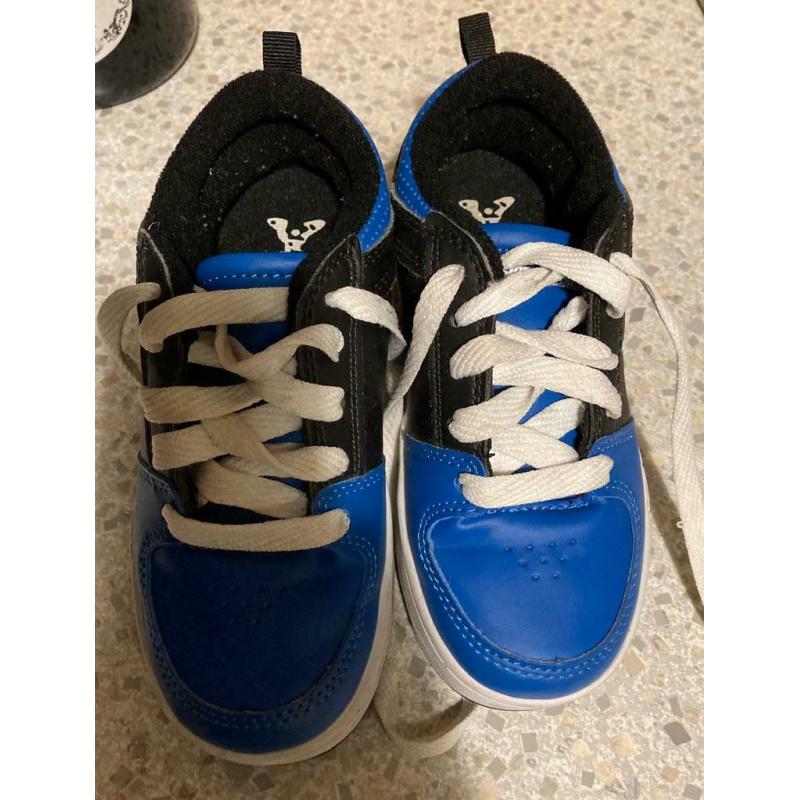 Sidewalk Sport Heely shoes, size 11
