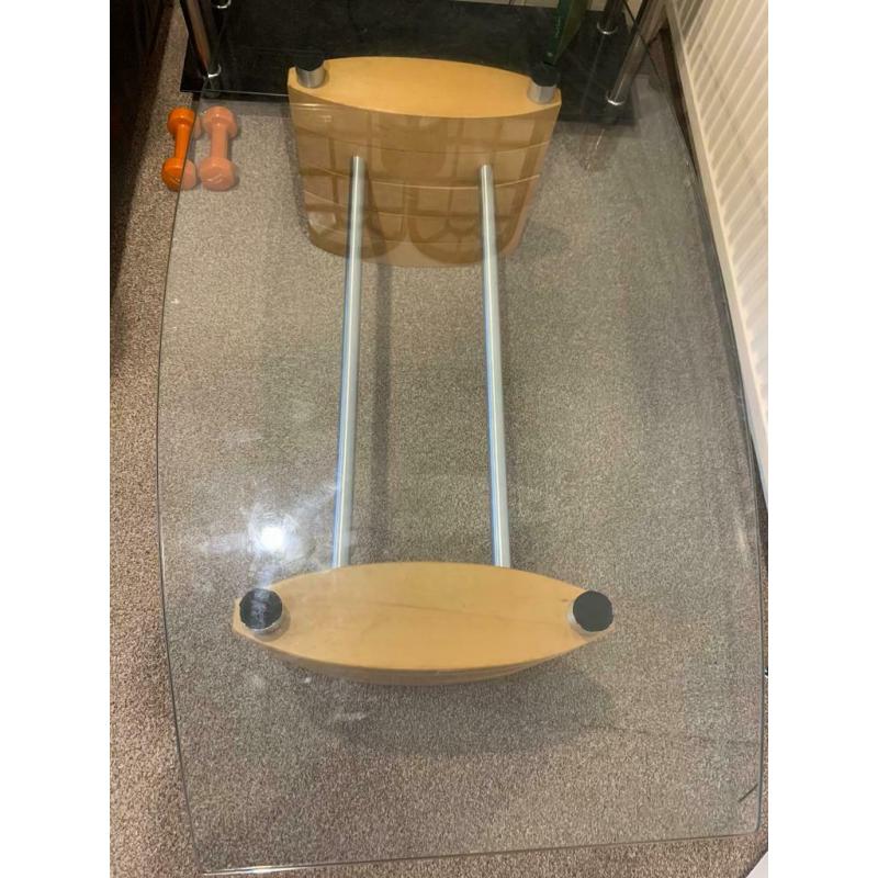 Free Coffee table with free ornaments