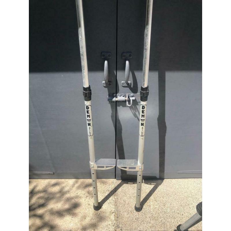 Pair stilts