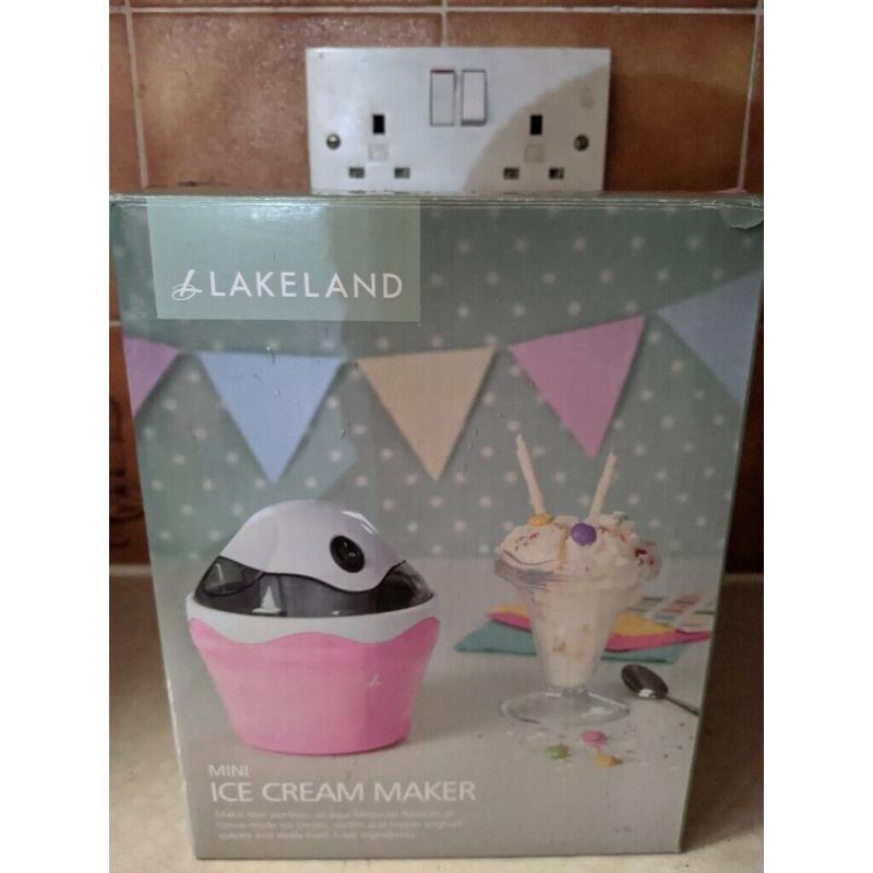 Lakeland 19704 Mini Ice Cream Maker machine