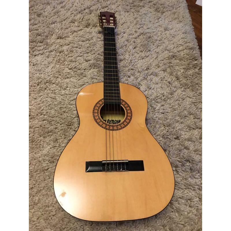 Junior classical guitar Lauren 5ON
