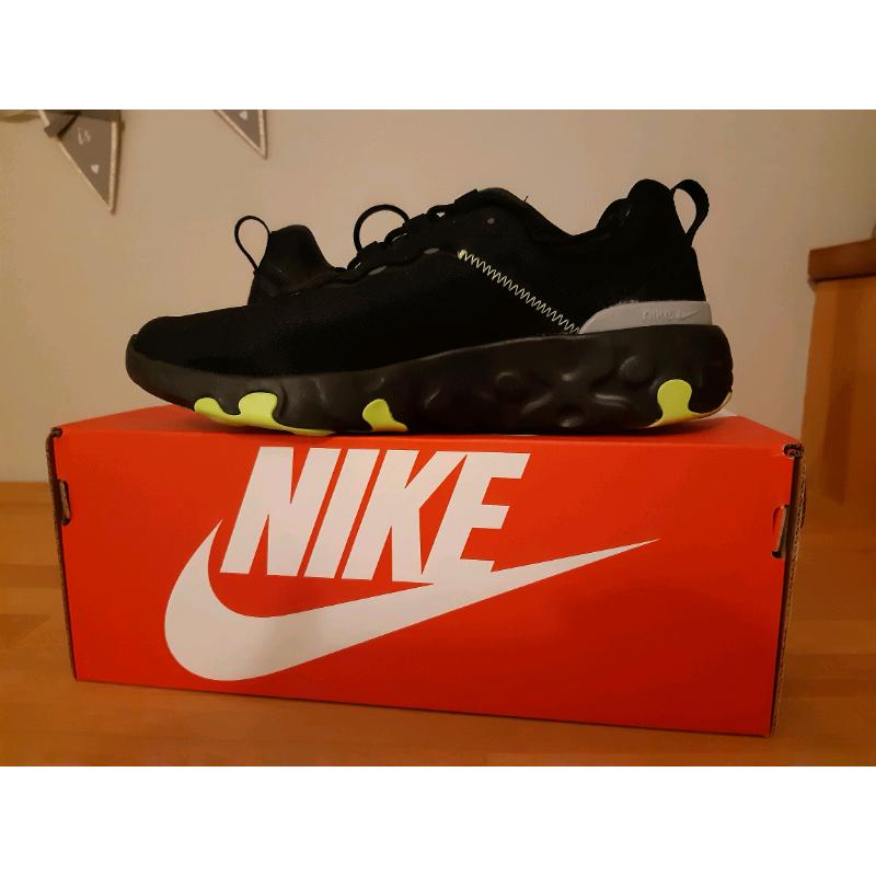 Boys Nike Trainers - Size 4.5
