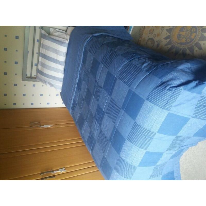 Single Quilted Throw
